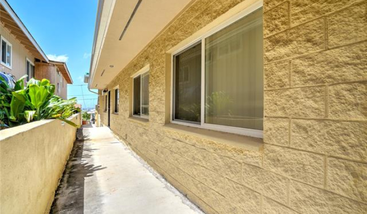 920 Laki Road,Honolulu,Hawaii,96817,9 Bedrooms Bedrooms,5 BathroomsBathrooms,Single family,Laki,17844148