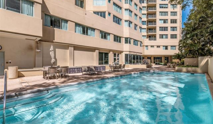 1314 Kalakaua Avenue,Honolulu,Hawaii,96826,2 Bedrooms Bedrooms,2 BathroomsBathrooms,Condo/Townhouse,Kalakaua,5,17847194