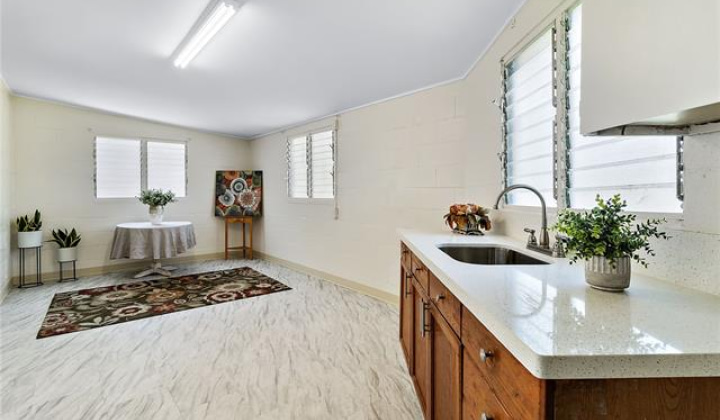 1727 Ema Place,Honolulu,Hawaii,96819,9 Bedrooms Bedrooms,4 BathroomsBathrooms,Single family,Ema,17849364