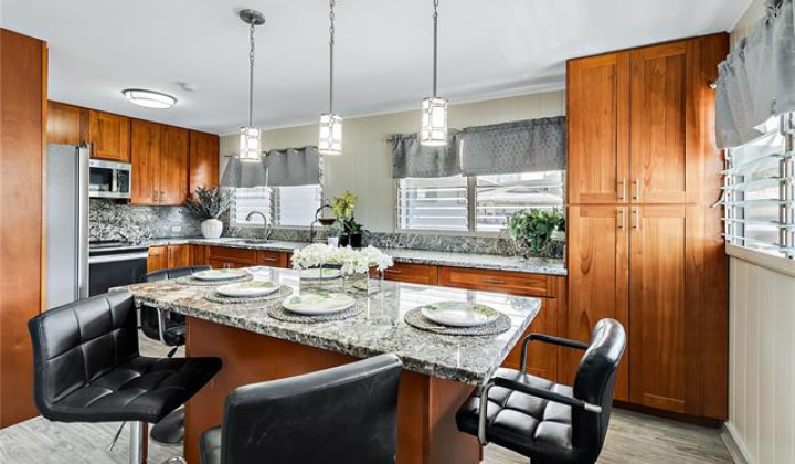 1727 Ema Place,Honolulu,Hawaii,96819,9 Bedrooms Bedrooms,4 BathroomsBathrooms,Single family,Ema,17849364
