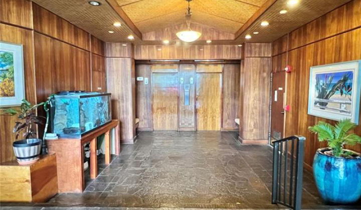 2444 Hihiwai Street,Honolulu,Hawaii,96826,1 ベッドルーム ベッドルーム,1 バスルームバスルーム,コンド / タウンハウス,Hihiwai,22,17850404