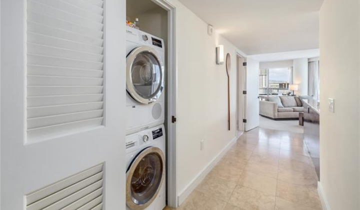 223 Saratoga Road,Honolulu,Hawaii,96815,1 Bedroom Bedrooms,1 BathroomBathrooms,Condo/Townhouse,Saratoga,20,17853656