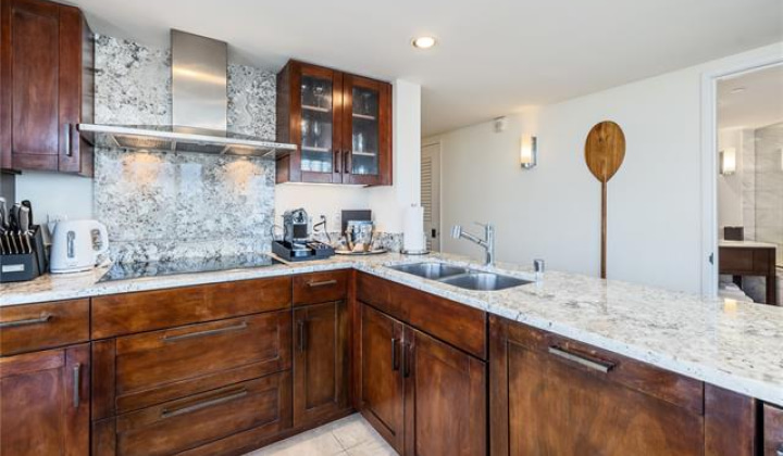 223 Saratoga Road,Honolulu,Hawaii,96815,1 Bedroom Bedrooms,1 BathroomBathrooms,Condo/Townhouse,Saratoga,20,17853656