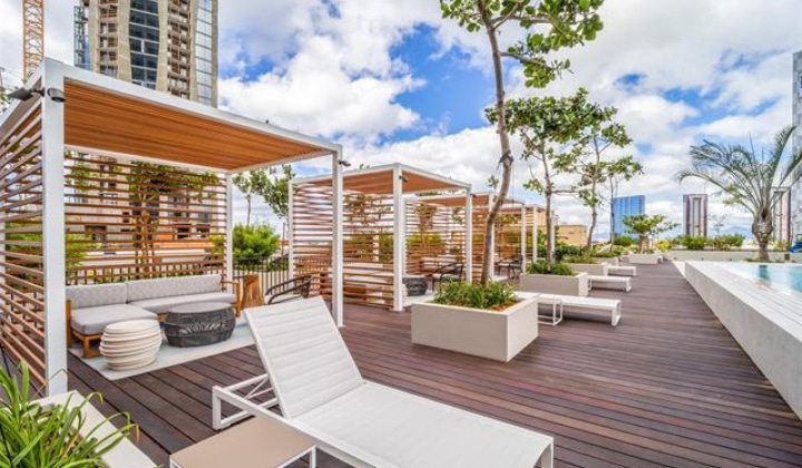 987 Queen Street,Honolulu,Hawaii,96814,2 ベッドルーム ベッドルーム,2 バスルームバスルーム,コンド / タウンハウス,Queen,18,17855473