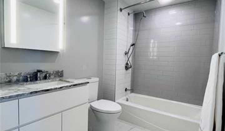 987 Queen Street,Honolulu,Hawaii,96814,2 ベッドルーム ベッドルーム,2 バスルームバスルーム,コンド / タウンハウス,Queen,18,17855473