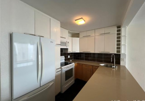 400 Hobron Lane,Honolulu,Hawaii,96815,1 Bedroom Bedrooms,1 BathroomBathrooms,Condo/Townhouse,Hobron,33,17855779