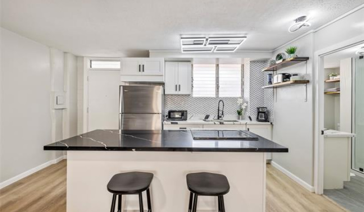 225 Liliuokalani Avenue,Honolulu,Hawaii,96815,2 ベッドルーム ベッドルーム,1 バスルームバスルーム,コンド / タウンハウス,Liliuokalani,5,18987661