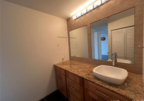 400 Hobron Lane,Honolulu,Hawaii,96815,1 Bedroom Bedrooms,1 BathroomBathrooms,Condo/Townhouse,Hobron,33,17855779