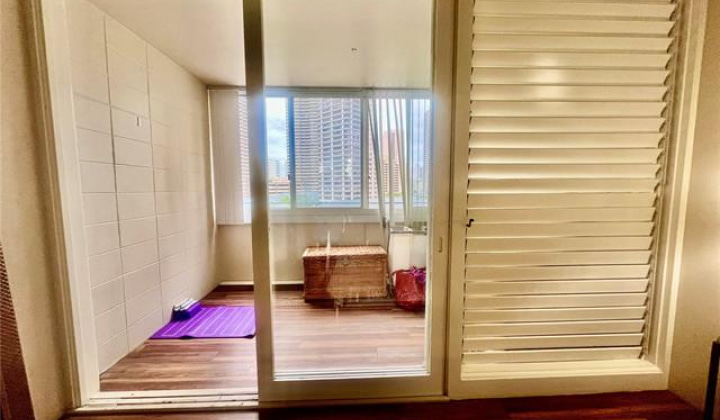 425 Ena Road,Honolulu,Hawaii,96815,1 Bedroom Bedrooms,1 BathroomBathrooms,Condo/Townhouse,Ena,9,17860162