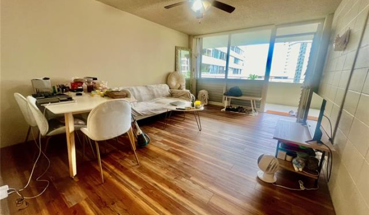 425 Ena Road,Honolulu,Hawaii,96815,1 Bedroom Bedrooms,1 BathroomBathrooms,Condo/Townhouse,Ena,9,17860162