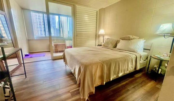 425 Ena Road,Honolulu,Hawaii,96815,1 Bedroom Bedrooms,1 BathroomBathrooms,Condo/Townhouse,Ena,9,17860162