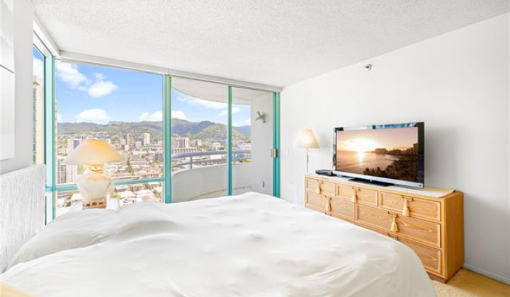 1341 Kapiolani Boulevard,Honolulu,Hawaii,96814,2 Bedrooms Bedrooms,2 BathroomsBathrooms,Condo/Townhouse,Kapiolani,21,18326766