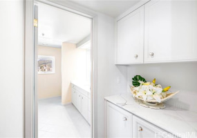 1341 Kapiolani Boulevard,Honolulu,Hawaii,96814,2 Bedrooms Bedrooms,2 BathroomsBathrooms,Condo/Townhouse,Kapiolani,21,18326766