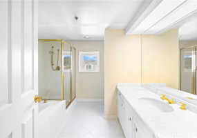 1341 Kapiolani Boulevard,Honolulu,Hawaii,96814,2 Bedrooms Bedrooms,2 BathroomsBathrooms,Condo/Townhouse,Kapiolani,21,18326766