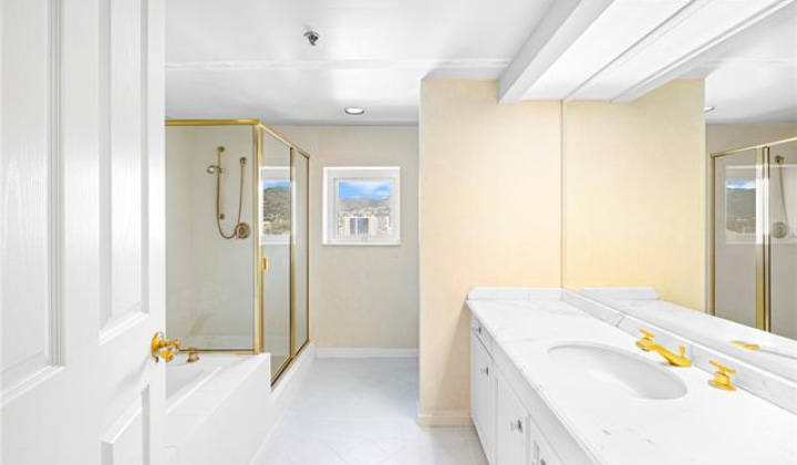 1341 Kapiolani Boulevard,Honolulu,Hawaii,96814,2 Bedrooms Bedrooms,2 BathroomsBathrooms,Condo/Townhouse,Kapiolani,21,18326766