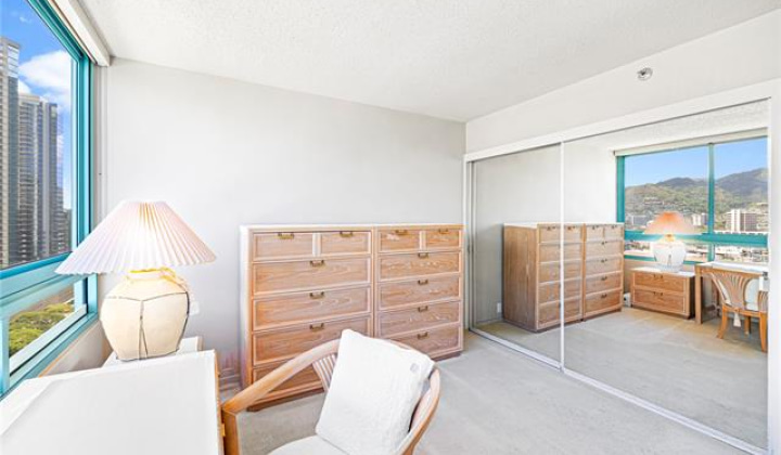 1341 Kapiolani Boulevard,Honolulu,Hawaii,96814,2 Bedrooms Bedrooms,2 BathroomsBathrooms,Condo/Townhouse,Kapiolani,21,18326766