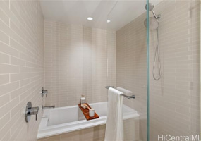 1001 Queen Street,Honolulu,Hawaii,96814,3 Bedrooms Bedrooms,3 BathroomsBathrooms,Condo/Townhouse,Queen,25,17863634