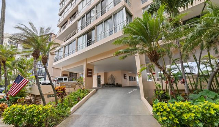 2979 Kalakaua Avenue,Honolulu,Hawaii,96815,1 Bedroom Bedrooms,1 BathroomBathrooms,Condo/Townhouse,Kalakaua,5,17876417