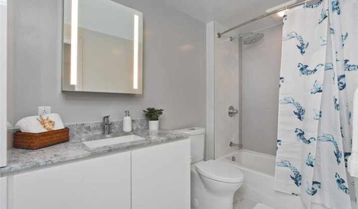 987 Queen Street,Honolulu,Hawaii,96814,1 BathroomBathrooms,Condo/Townhouse,Queen,25,17877379