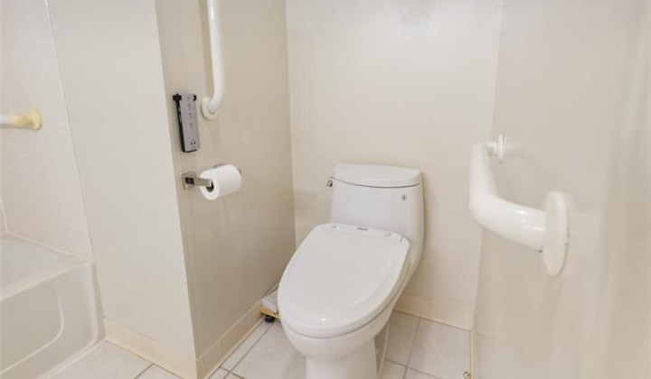 1314 Kalakaua Avenue,Honolulu,Hawaii,96826,2 Bedrooms Bedrooms,1 BathroomBathrooms,Condo/Townhouse,Kalakaua,6,17878597