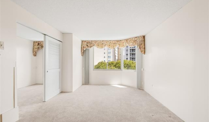 1314 Kalakaua Avenue,Honolulu,Hawaii,96826,2 Bedrooms Bedrooms,1 BathroomBathrooms,Condo/Townhouse,Kalakaua,6,17878597
