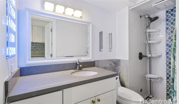 1700 Ala Moana Boulevard,Honolulu,Hawaii,96815,1 BathroomBathrooms,Condo/Townhouse,Ala Moana,30,17878959