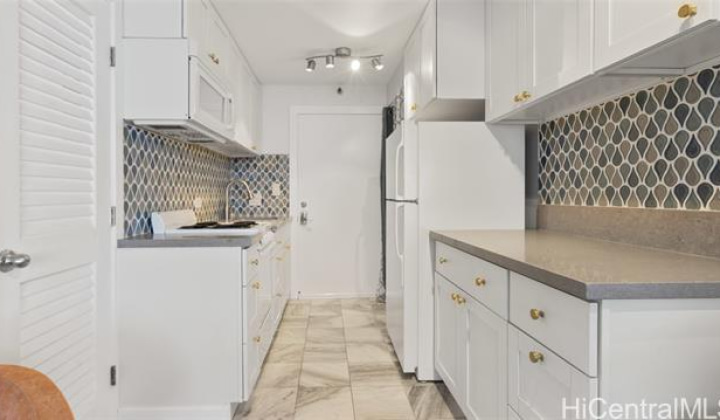 1700 Ala Moana Boulevard,Honolulu,Hawaii,96815,1 BathroomBathrooms,Condo/Townhouse,Ala Moana,30,17878959