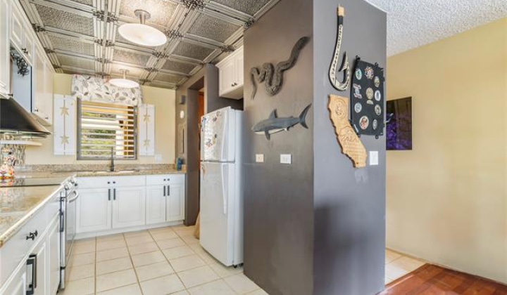 511 Hahaione Street,Honolulu,Hawaii,96825,1 Bedroom Bedrooms,1 BathroomBathrooms,Condo/Townhouse,Hahaione,20,17881672