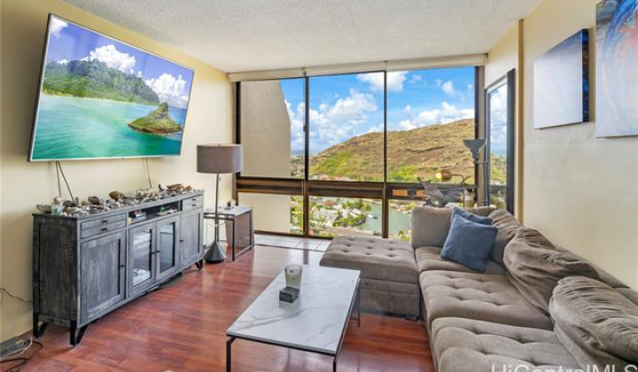 511 Hahaione Street,Honolulu,Hawaii,96825,1 Bedroom Bedrooms,1 BathroomBathrooms,Condo/Townhouse,Hahaione,20,17881672
