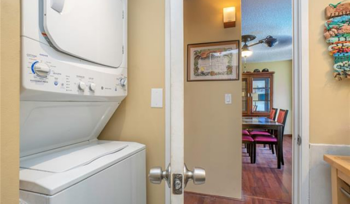 511 Hahaione Street,Honolulu,Hawaii,96825,1 Bedroom Bedrooms,1 BathroomBathrooms,Condo/Townhouse,Hahaione,20,17881672