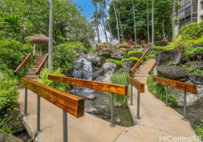 511 Hahaione Street,Honolulu,Hawaii,96825,1 Bedroom Bedrooms,1 BathroomBathrooms,Condo/Townhouse,Hahaione,20,17881672
