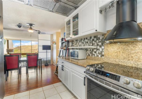 511 Hahaione Street,Honolulu,Hawaii,96825,1 Bedroom Bedrooms,1 BathroomBathrooms,Condo/Townhouse,Hahaione,20,17881672