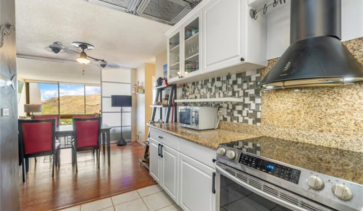 511 Hahaione Street,Honolulu,Hawaii,96825,1 Bedroom Bedrooms,1 BathroomBathrooms,Condo/Townhouse,Hahaione,20,17881672