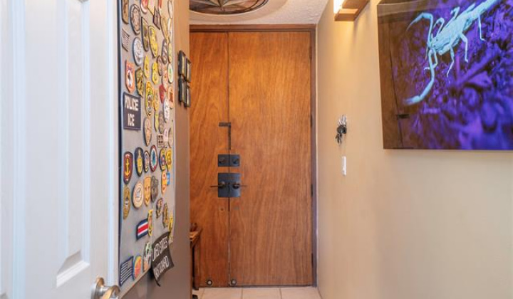 511 Hahaione Street,Honolulu,Hawaii,96825,1 Bedroom Bedrooms,1 BathroomBathrooms,Condo/Townhouse,Hahaione,20,17881672