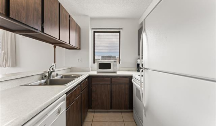 2240 Kuhio Avenue,Honolulu,Hawaii,96815,1 Bedroom Bedrooms,1 BathroomBathrooms,Condo/Townhouse,Kuhio,24,17885544