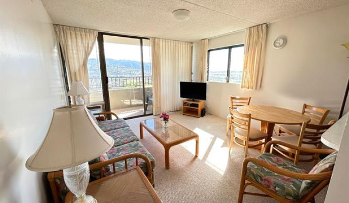 2240 Kuhio Avenue,Honolulu,Hawaii,96815,1 Bedroom Bedrooms,1 BathroomBathrooms,Condo/Townhouse,Kuhio,24,17885544