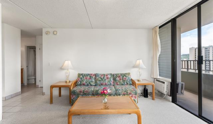 2240 Kuhio Avenue,Honolulu,Hawaii,96815,1 Bedroom Bedrooms,1 BathroomBathrooms,Condo/Townhouse,Kuhio,24,17885544