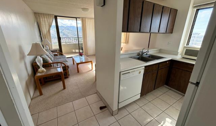 2240 Kuhio Avenue,Honolulu,Hawaii,96815,1 Bedroom Bedrooms,1 BathroomBathrooms,Condo/Townhouse,Kuhio,24,17885544