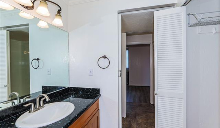 320 Liliuokalani Avenue,Honolulu,Hawaii,96815,2 ベッドルーム ベッドルーム,1 バスルームバスルーム,コンド / タウンハウス,Liliuokalani,7,19022038