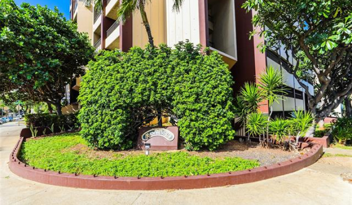320 Liliuokalani Avenue,Honolulu,Hawaii,96815,2 ベッドルーム ベッドルーム,1 バスルームバスルーム,コンド / タウンハウス,Liliuokalani,7,19022038