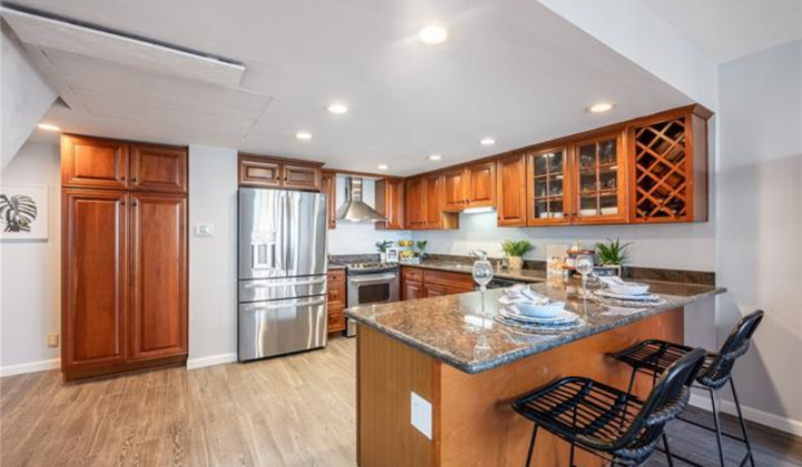 311 Ohua Avenue,Honolulu,Hawaii,96815,3 Bedrooms Bedrooms,2 BathroomsBathrooms,Condo/Townhouse,Ohua,14,17887463
