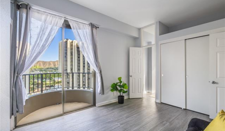 311 Ohua Avenue,Honolulu,Hawaii,96815,3 Bedrooms Bedrooms,2 BathroomsBathrooms,Condo/Townhouse,Ohua,14,17887463