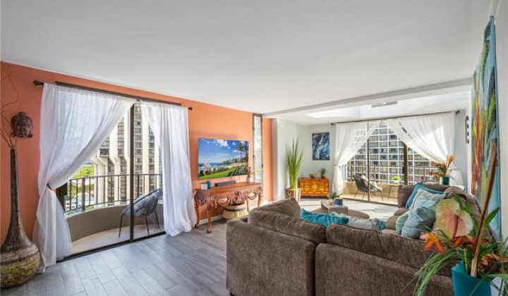 311 Ohua Avenue,Honolulu,Hawaii,96815,3 Bedrooms Bedrooms,2 BathroomsBathrooms,Condo/Townhouse,Ohua,14,17887463