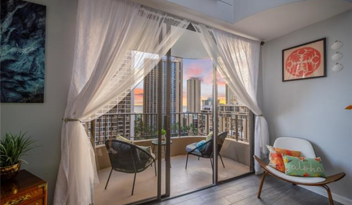 311 Ohua Avenue,Honolulu,Hawaii,96815,3 Bedrooms Bedrooms,2 BathroomsBathrooms,Condo/Townhouse,Ohua,14,17887463