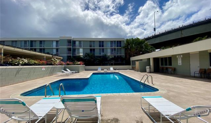 2845 Waialae Avenue,Honolulu,Hawaii,96826,2 Bedrooms Bedrooms,1 BathroomBathrooms,Condo/Townhouse,Waialae,2,17888166