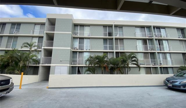 2845 Waialae Avenue,Honolulu,Hawaii,96826,2 Bedrooms Bedrooms,1 BathroomBathrooms,Condo/Townhouse,Waialae,2,17888166