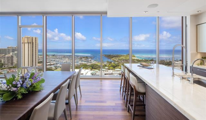 1555 Kapiolani Boulevard,Honolulu,Hawaii,96814,4 ベッドルーム ベッドルーム,3 バスルームバスルーム,コンド / タウンハウス,Kapiolani,23,17890155