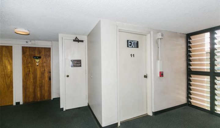 2724 Kahoaloha Lane,Honolulu,Hawaii,96826,2 ベッドルーム ベッドルーム,2 バスルームバスルーム,コンド / タウンハウス,Kahoaloha,11,17895715