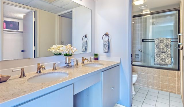 1650 Ala Moana Boulevard,Honolulu,Hawaii,96815,2 Bedrooms Bedrooms,2 BathroomsBathrooms,Condo/Townhouse,Ala Moana,25,17898424