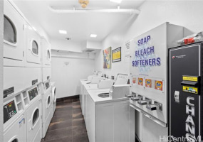 2045 Kalakaua Avenue,Honolulu,Hawaii,96815,1 Bedroom Bedrooms,1 BathroomBathrooms,Condo/Townhouse,Kalakaua,17,17905686